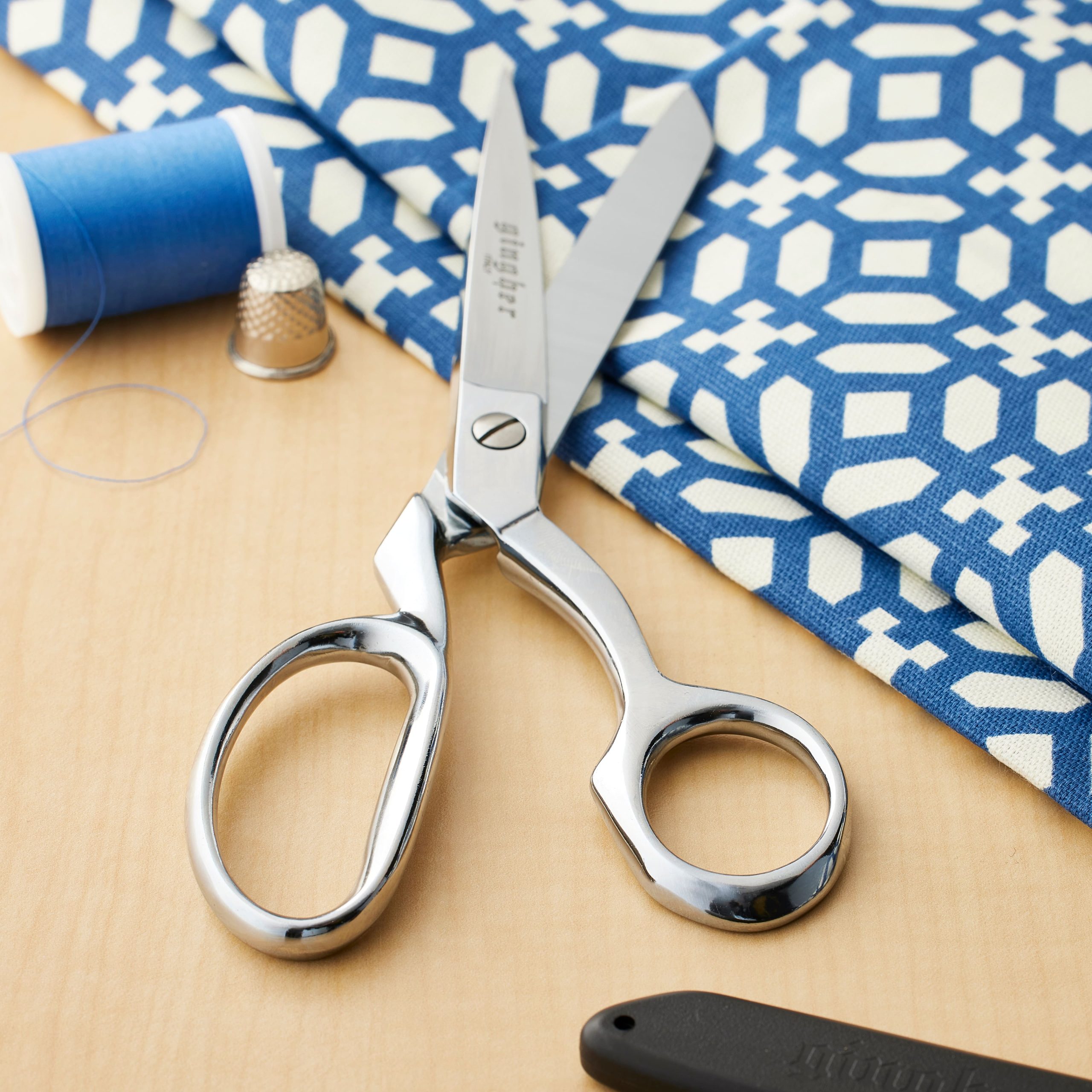 Gingher® Knife-Edge Dressmaker Shears - Image 2